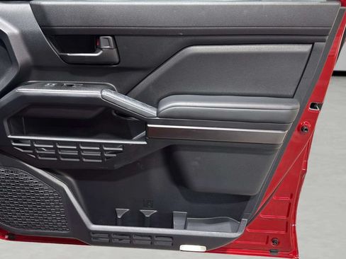 Used 2025 Toyota 4Runner SR5 AWD/4WD image 9