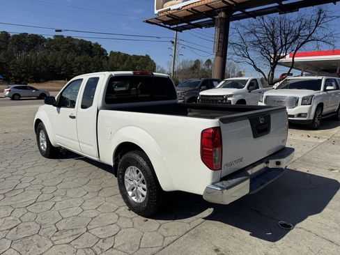 Used 2016 Nissan Frontier SV image 7