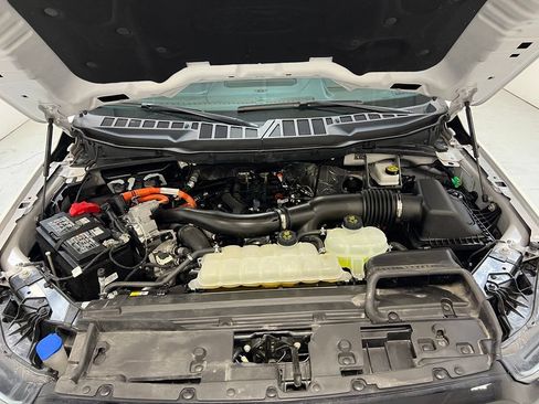 Used 2025 Ford F150 Lariat w/ Equipment Group 502A High AWD/4WD image 31