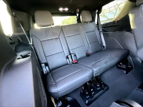 Used 2024 Chevrolet Tahoe Z71 w/ Luxury Package AWD/4WD image 34