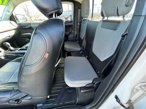Used 2017 Toyota Tacoma SR5 image 24