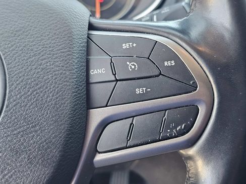 Used 2021 Jeep Cherokee Latitude Plus FWD image 27