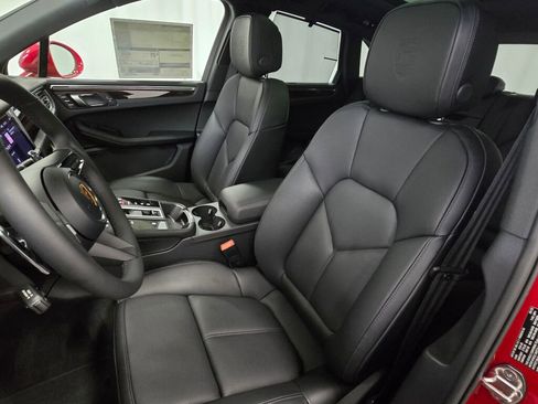 New 2026 Porsche Macan image 5