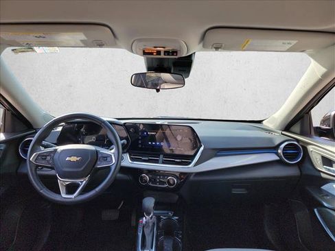 Used 2024 Chevrolet Trax LT w/ Driver Confidence Package FWD image 14