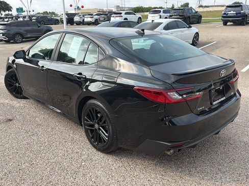 Used 2026 Toyota Camry SE FWD image 5