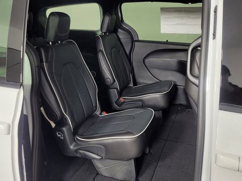 New 2026 Chrysler Pacifica Limited w/ S Appearance Package image 36