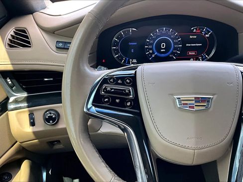 Used 2020 Cadillac Escalade Platinum AWD/4WD image 24