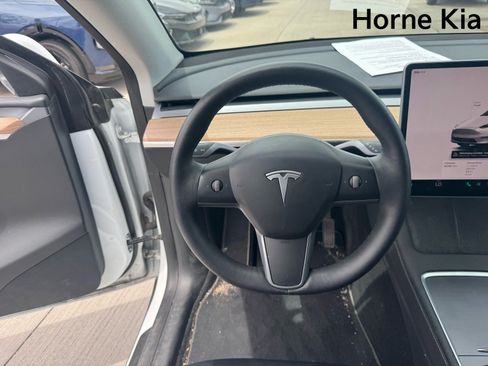Used 2023 Tesla Model Y Long Range AWD/4WD image 16
