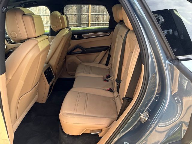 Used 2019 Porsche Cayenne S AWD/4WD image 23