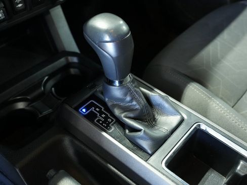 Used 2019 Toyota Tacoma TRD Off-Road w/ Technology Package image 32