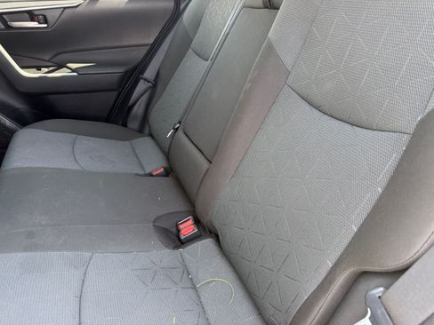 Used 2025 Toyota RAV4 XLE AWD/4WD image 18