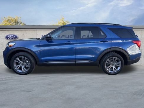 Certified 2022 Ford Explorer XLT w/ Equipment Group 202A image 3