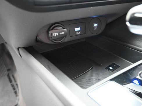 Used 2025 Hyundai Elantra SEL FWD image 21