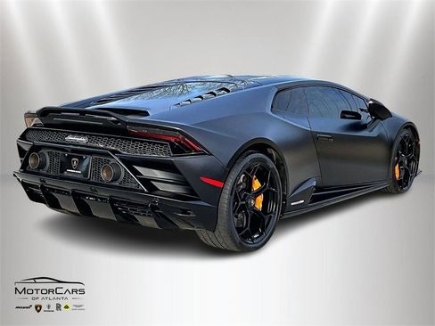 Used 2020 Lamborghini Huracan EVO image 12