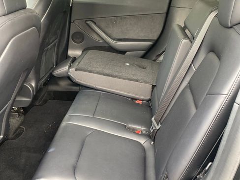 Used 2022 Tesla Model Y Performance AWD/4WD image 9