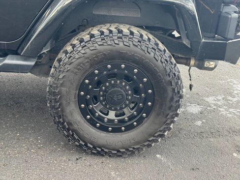 Used 2016 Jeep Wrangler Unlimited Sport image 31