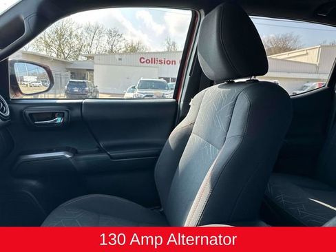 Used 2017 Toyota Tacoma TRD Off-Road image 18