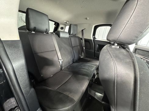 Used 2011 Toyota FJ Cruiser 4WD image 22