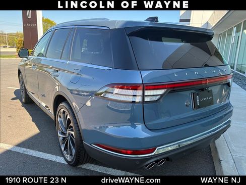 Used 2026 Lincoln Aviator Reserve AWD/4WD image 3