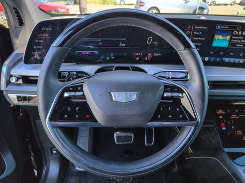 Used 2026 Cadillac Vistiq Sport w/ LPO, Floor Liner Package AWD/4WD image 18