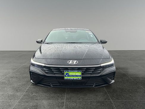 Certified 2025 Hyundai Elantra Sport w/ Cargo Package image 2