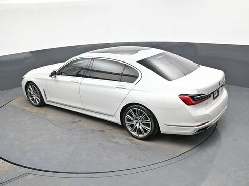 Used 2020 BMW 740i w/ Premium Package image 23