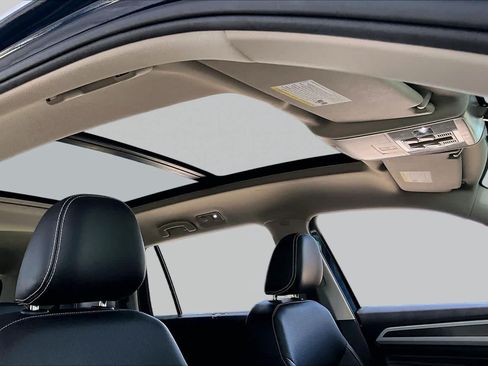 Used 2021 Volkswagen Atlas SE w/ Panoramic Sunroof Package FWD image 14