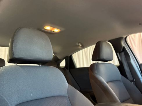 Used 2019 Chevrolet Malibu LT image 18