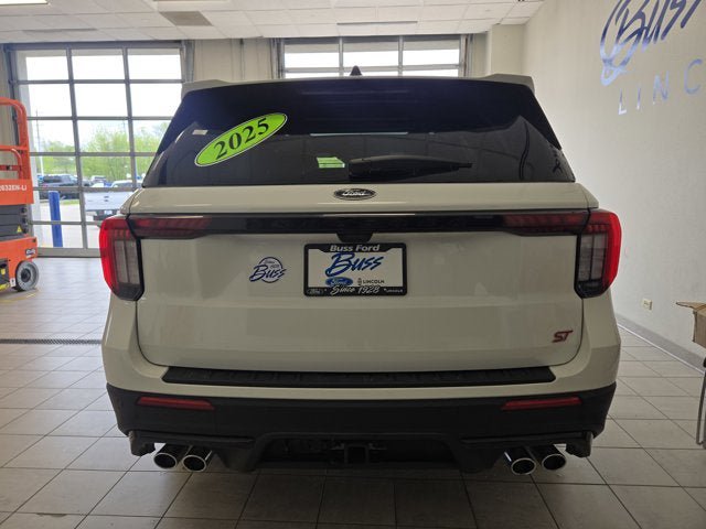 Used 2025 Ford Explorer ST AWD/4WD image 11