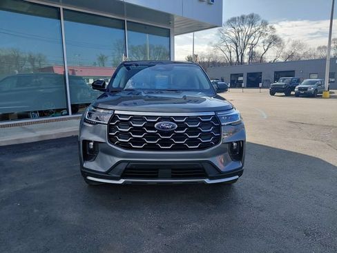 Certified 2025 Ford Explorer Platinum w/ LUX Leather Package AWD/4WD image 2
