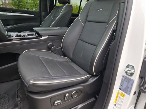 Used 2025 Cadillac Escalade Sport w/ Touring Package AWD/4WD image 25