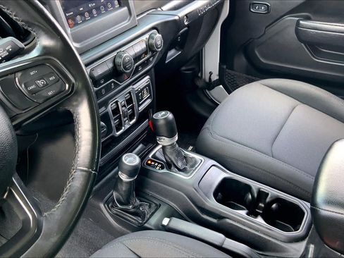 Used 2022 Jeep Wrangler Unlimited Sport AWD/4WD image 16