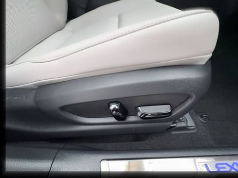 Used 2024 Lexus UX 250h FWD w/ Premium Package image 31
