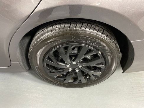 Used 2024 Toyota Camry LE image 28