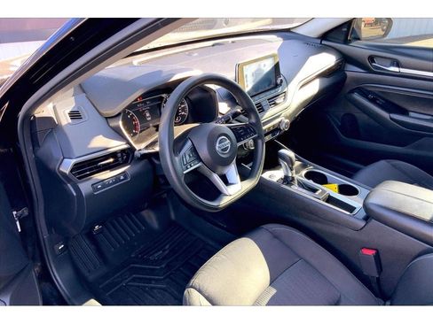 Used 2021 Nissan Altima 2.5 SV FWD image 15