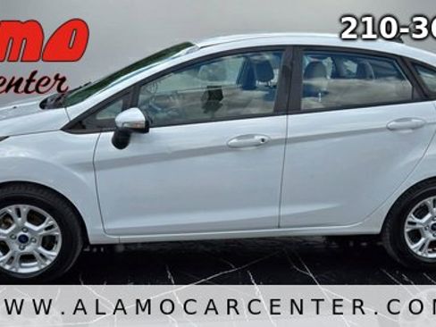 Used 2016 Ford Fiesta SE FWD image 2