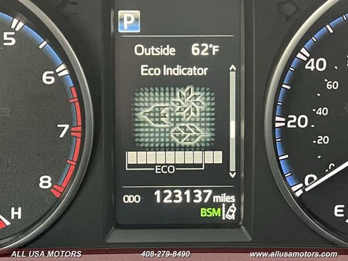 Used 2017 Toyota RAV4 XLE w/ Plus Extra Value Package FWD image 29
