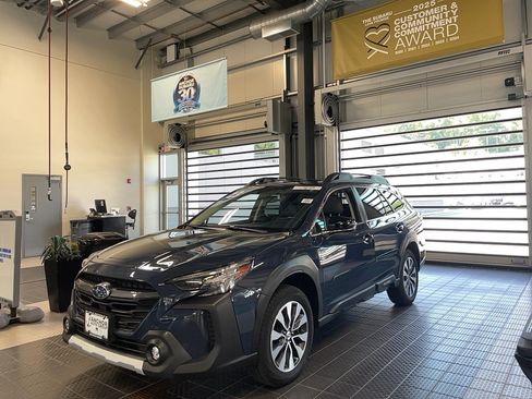 Used 2023 Subaru Outback Limited AWD/4WD image 5