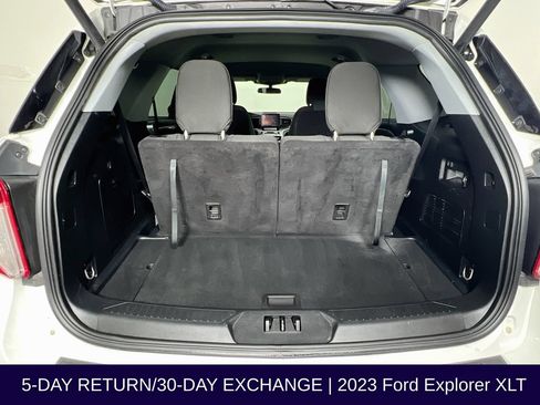 Used 2023 Ford Explorer XLT AWD/4WD image 30