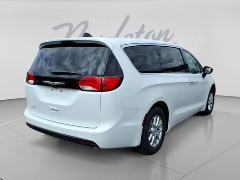 New 2026 Chrysler Voyager LX FWD image 7