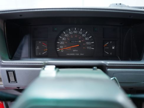 Used 1988 Toyota Pickup 4x4 Regular Cab image 32