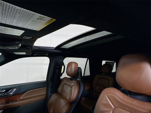 Used 2023 Lincoln Navigator Reserve AWD/4WD image 21