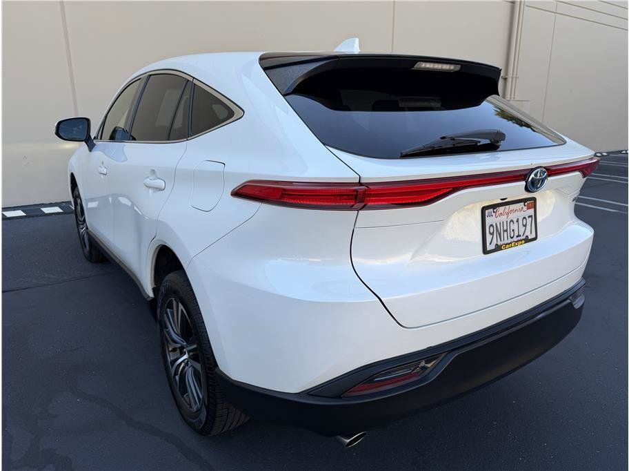 Used 2022 Toyota Venza LE AWD/4WD image 24