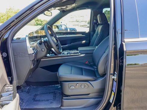 New 2026 Cadillac Escalade 4WD image 12