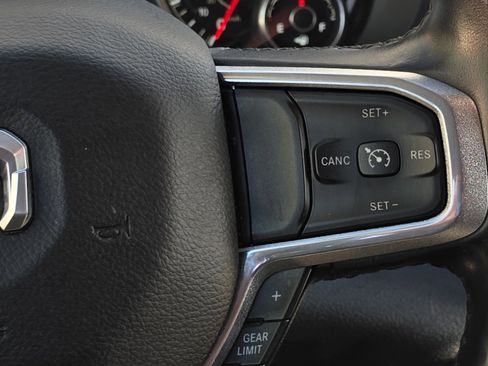 Used 2019 RAM 1500 Laramie AWD/4WD image 21