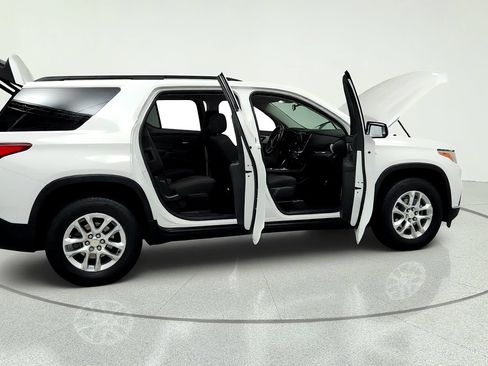 Certified 2021 Chevrolet Traverse LT FWD image 13
