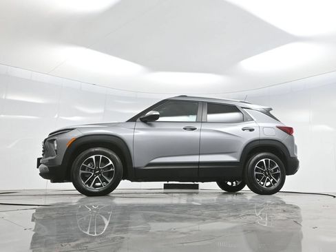 New 2025 Chevrolet TrailBlazer LT w/ Convenience Package FWD image 7