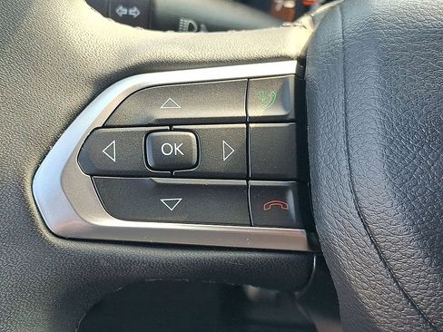 Certified 2023 Jeep Compass Latitude AWD/4WD image 23