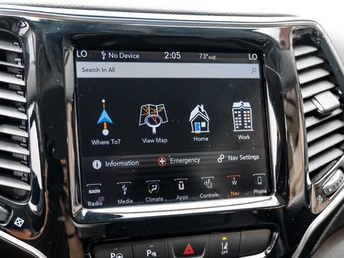 Used 2019 Jeep Cherokee Limited w/ Luxury Group AWD/4WD image 30