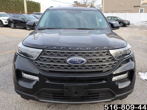 Used 2022 Ford Explorer XLT w/ Equipment Group 202A image 2